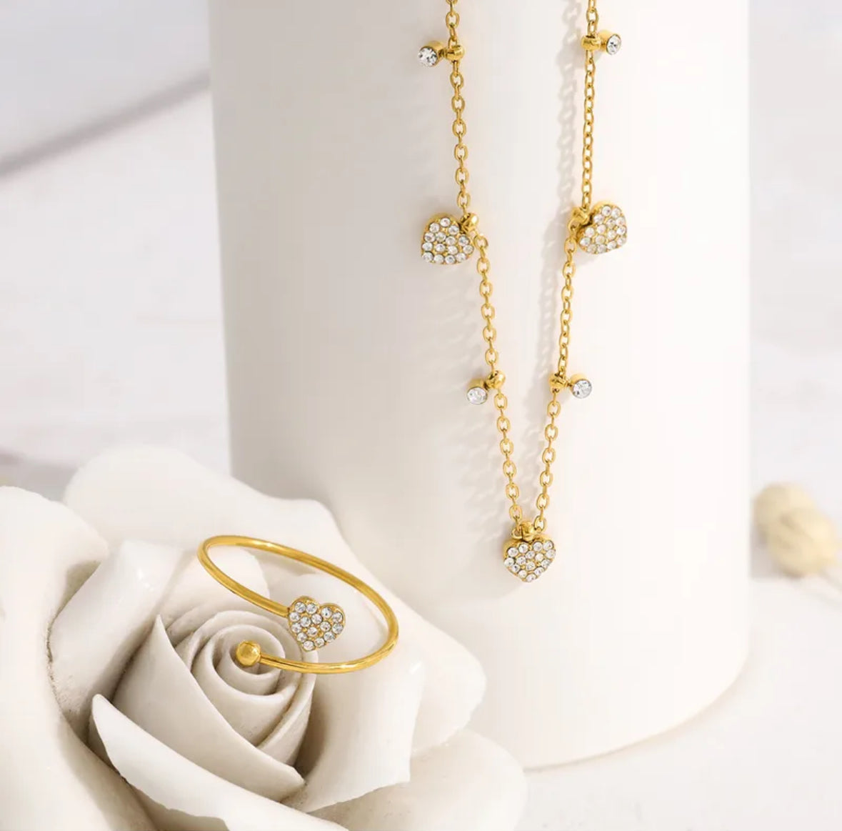 HEARTLA NECKLACE