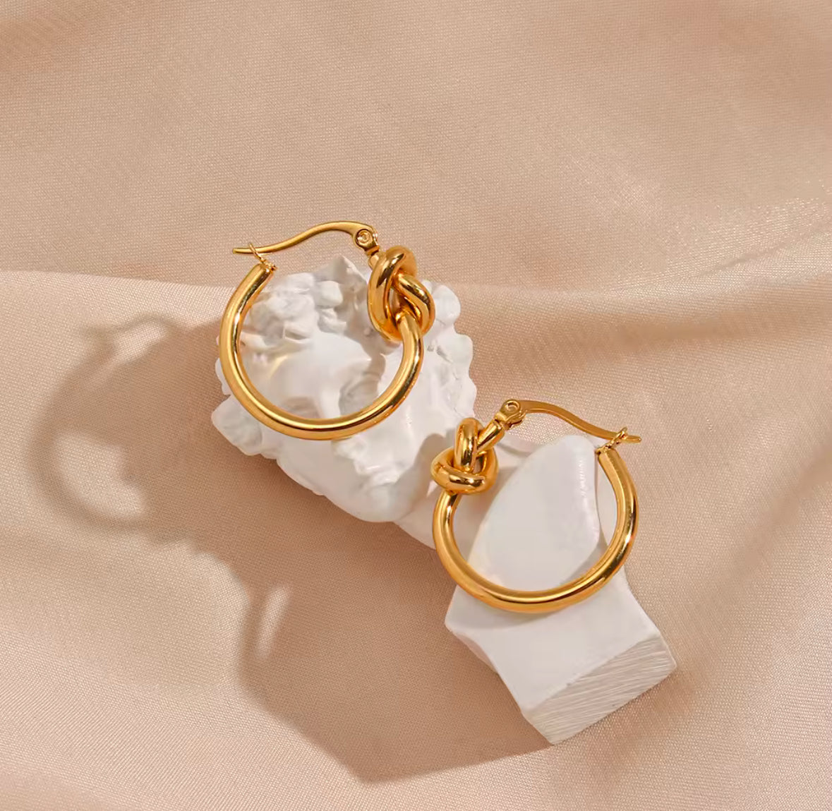 KNOT EARRINGS