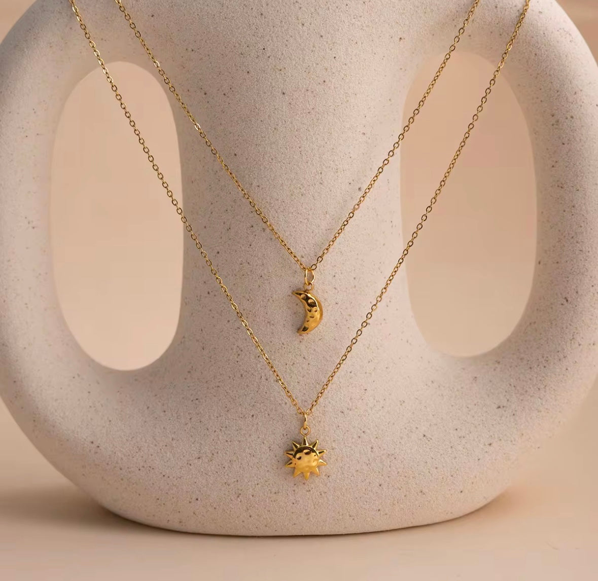 AVELINE NECKLACE