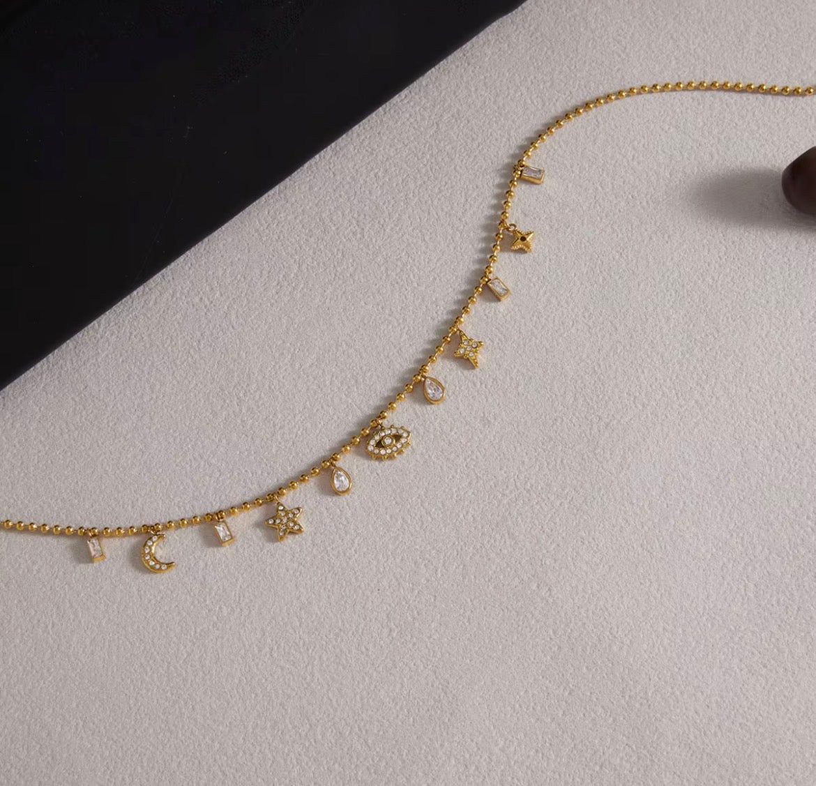 EVIL EYE NECKLACE