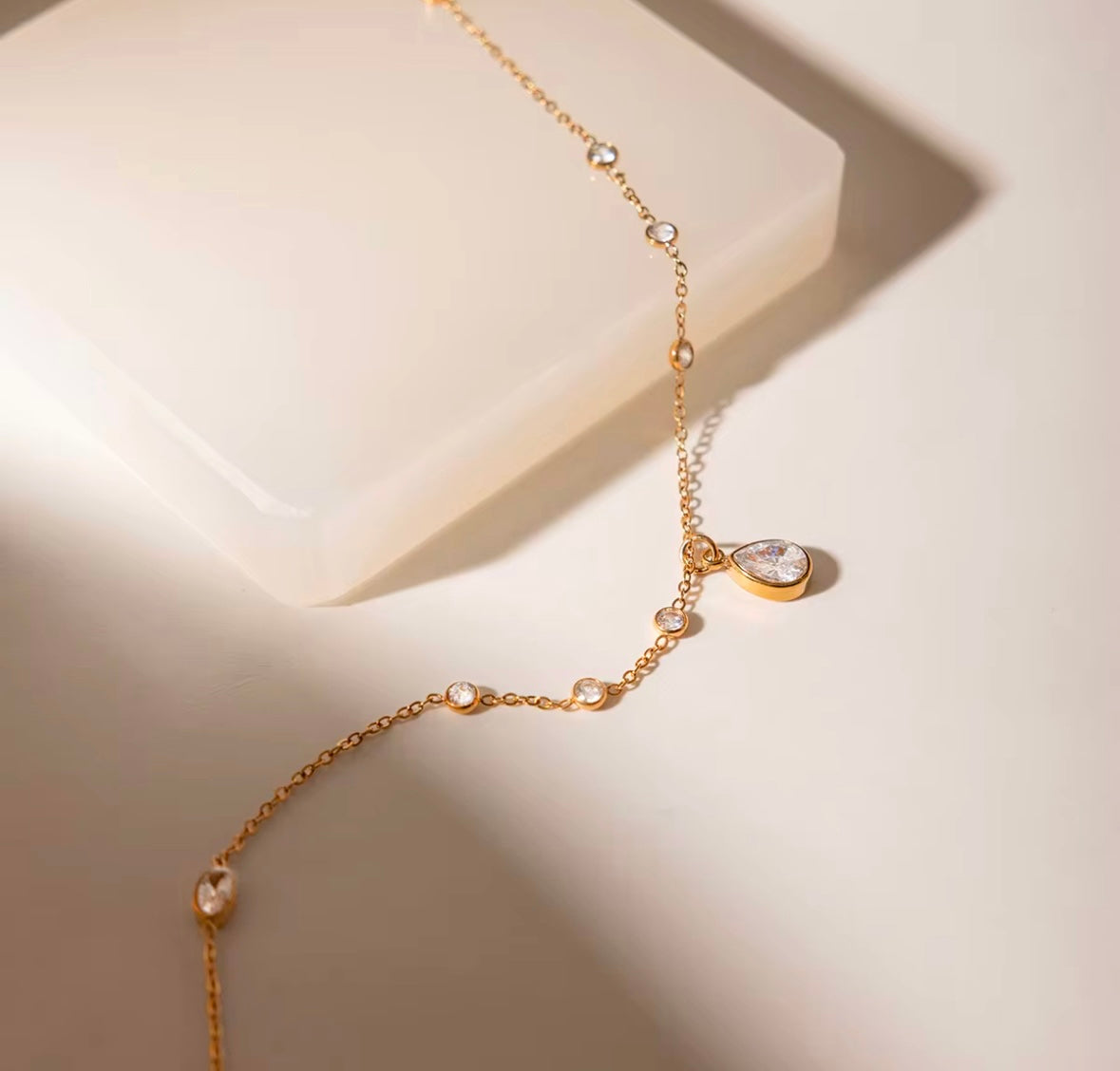 YENACA NECKLACE