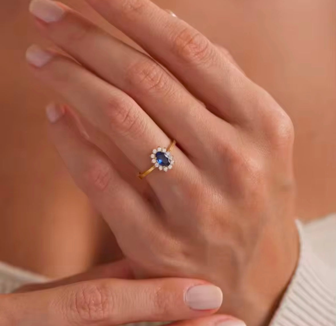 VESTRA RING