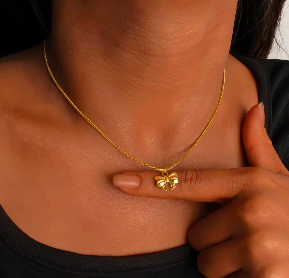 BOW NECKLACE