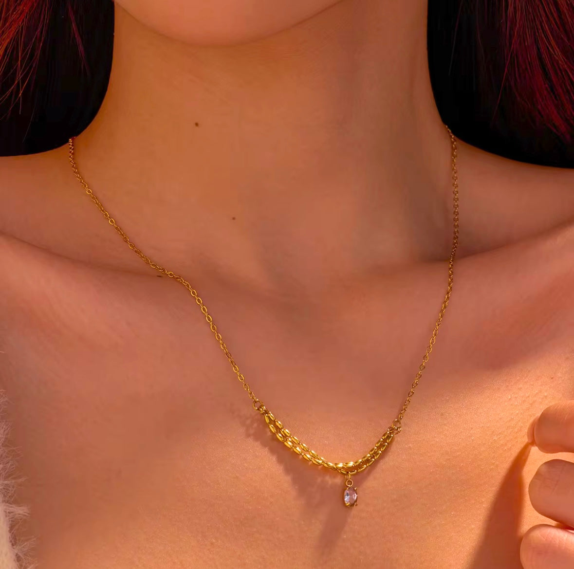 VEV NECKLACE
