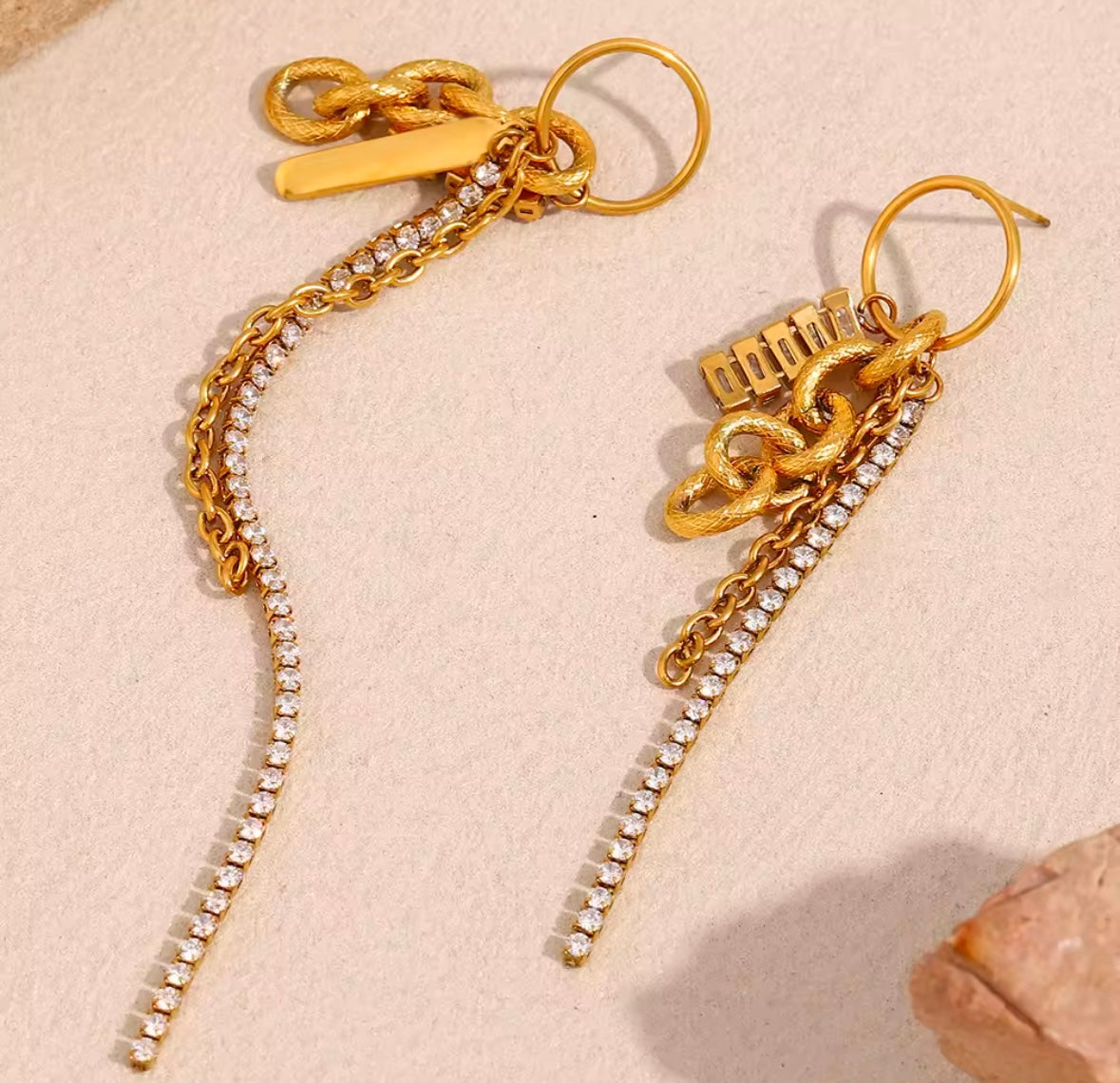 IKKAE EARRINGS