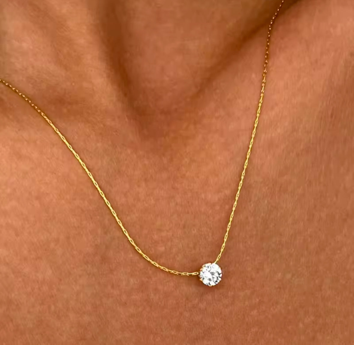 SOLITAIRE NECKLACE