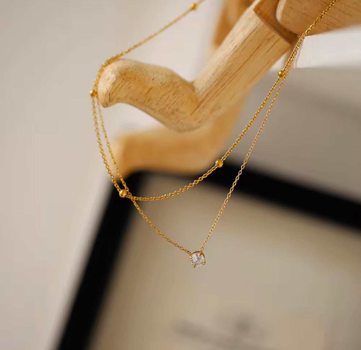 LUMINA NECKLACE