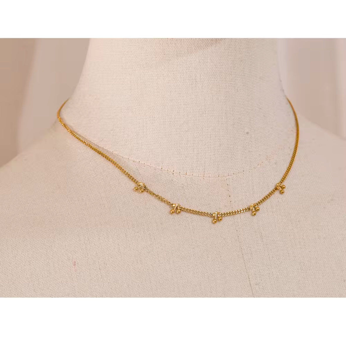 CHERRYWOOD NECKLACE