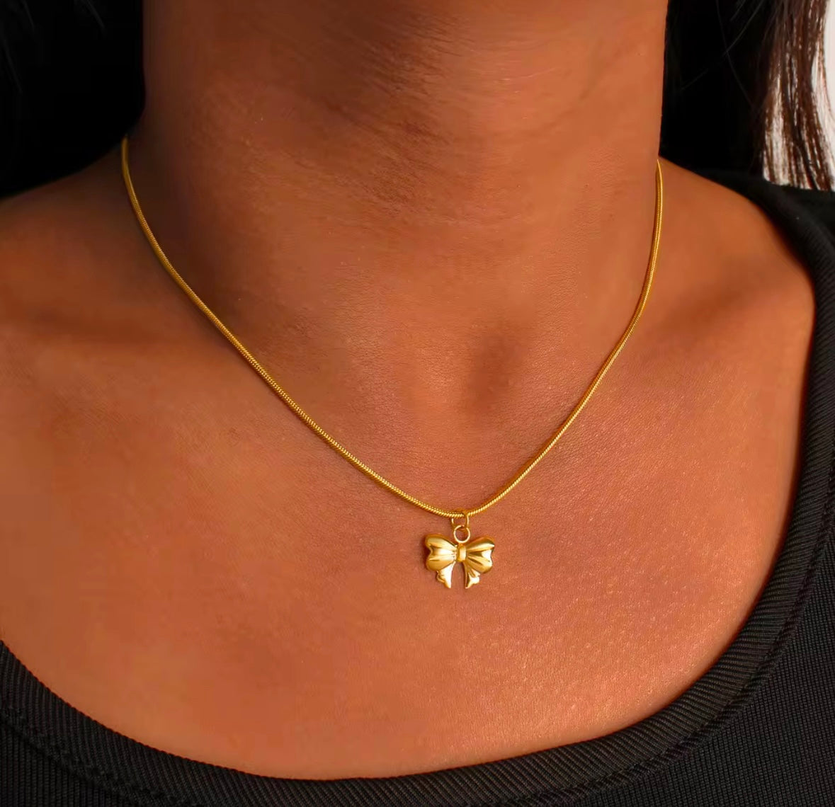 BOW NECKLACE