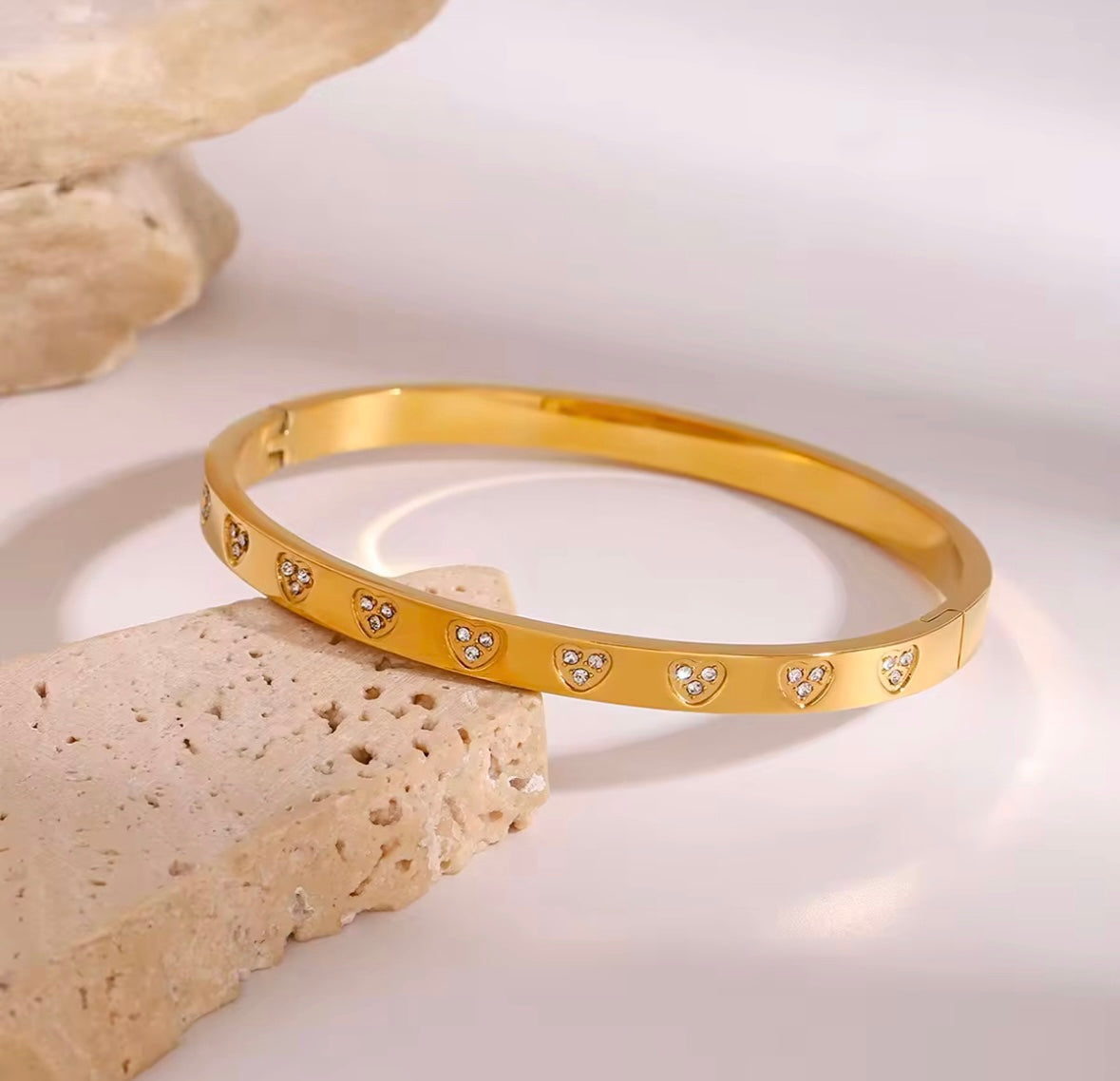 HEARTA BRACELET