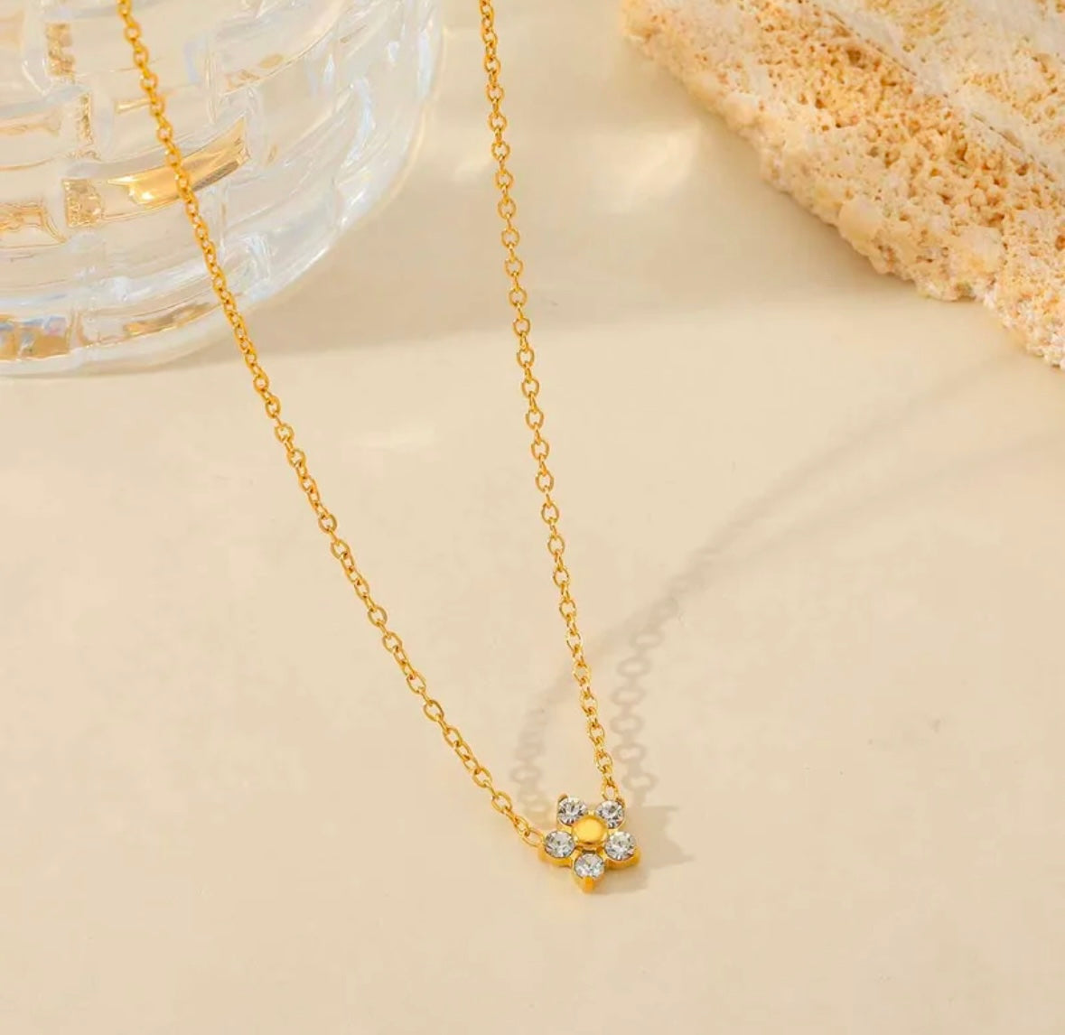DAISY NECKLACE