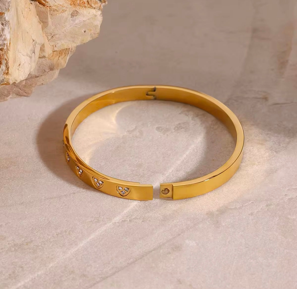 HEARTA BRACELET
