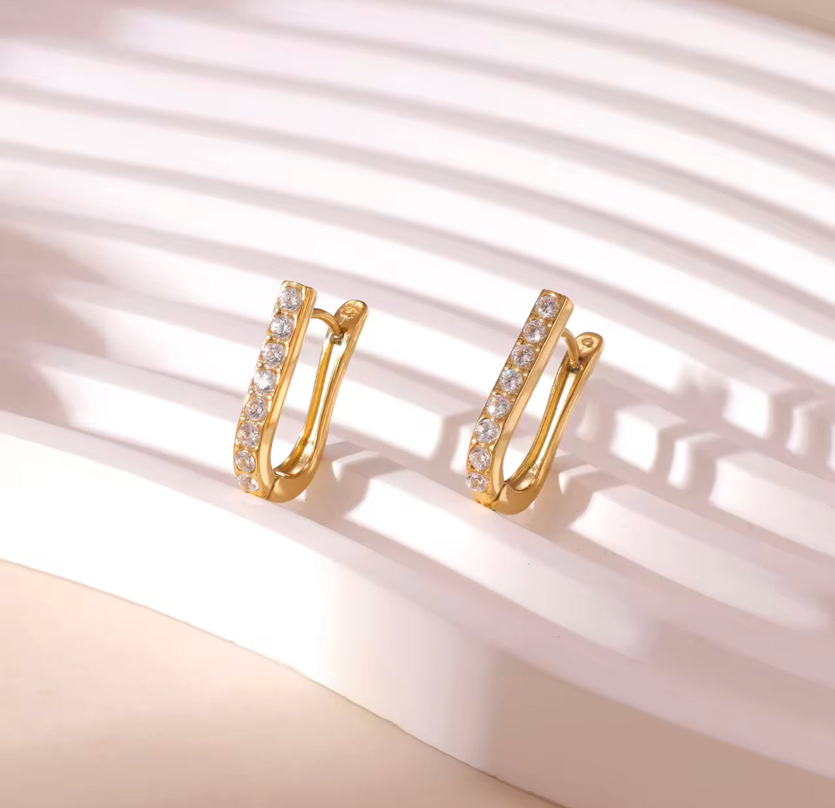 PEARLE EARRING
