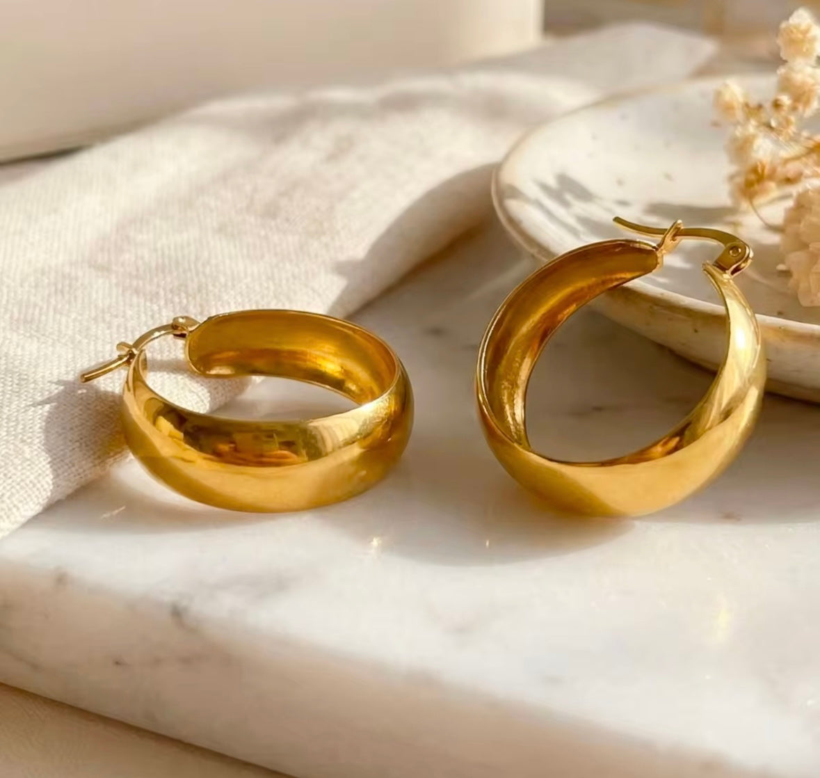 GOLD HOOPS