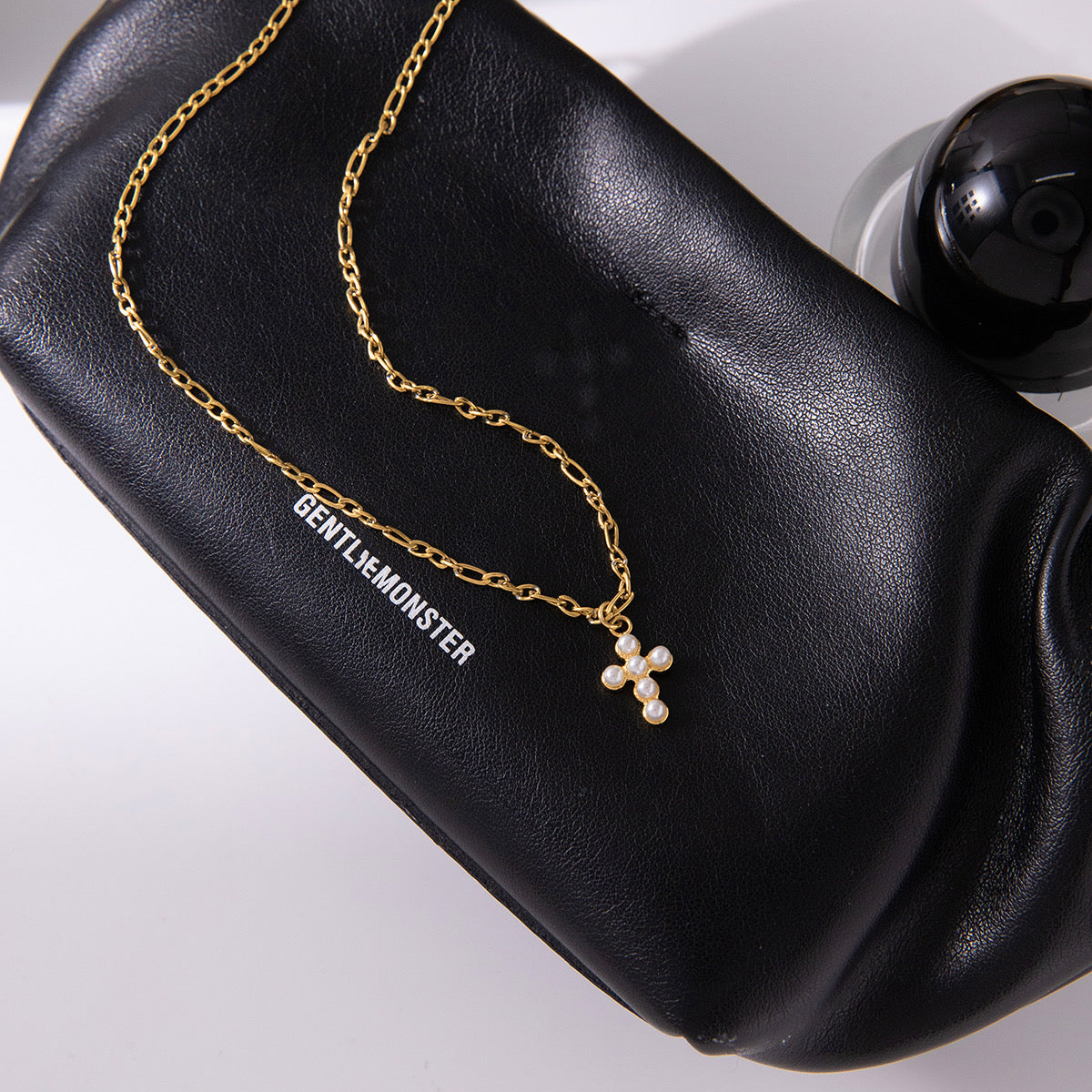 DIVINE NECKLACE