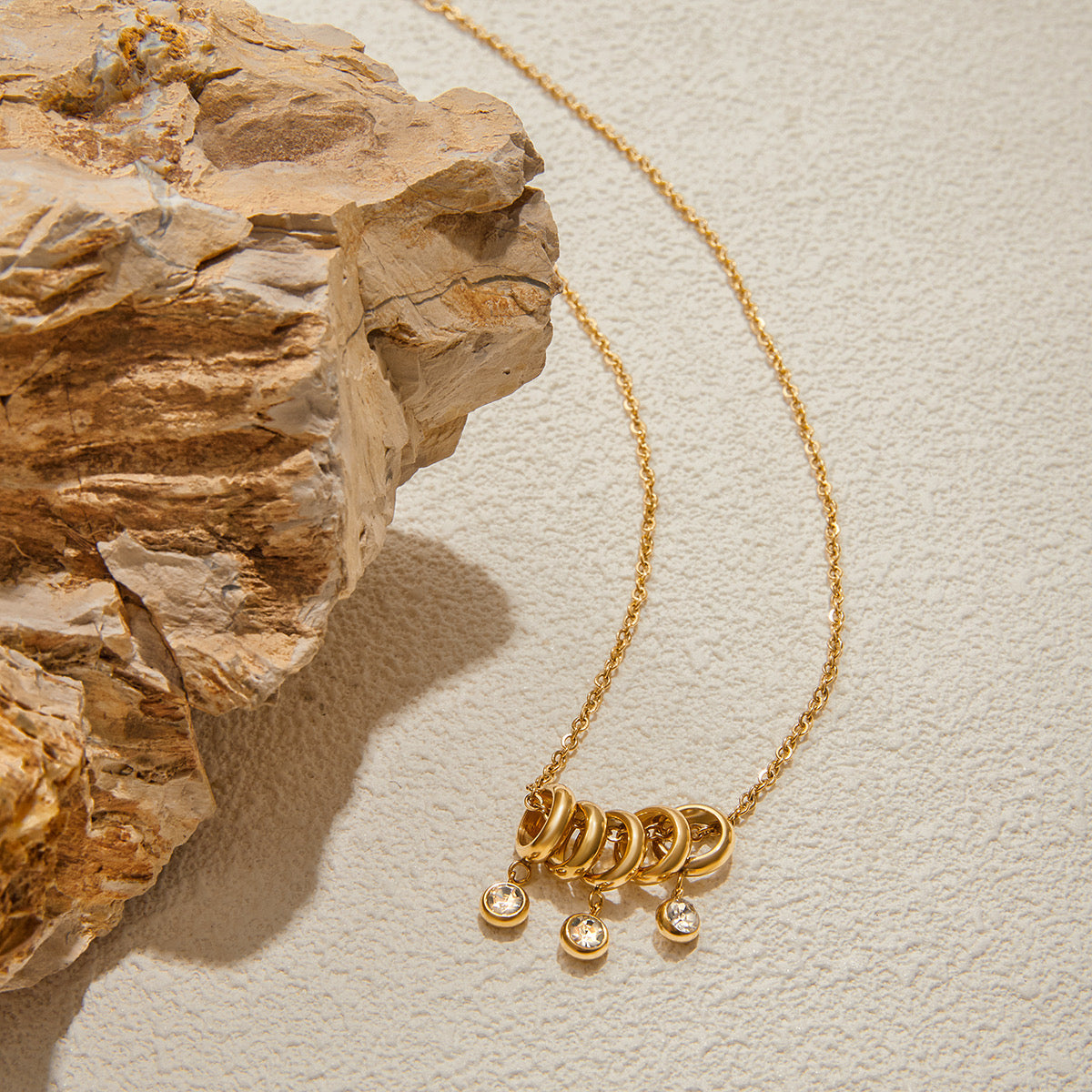 SELRA NECKLACE