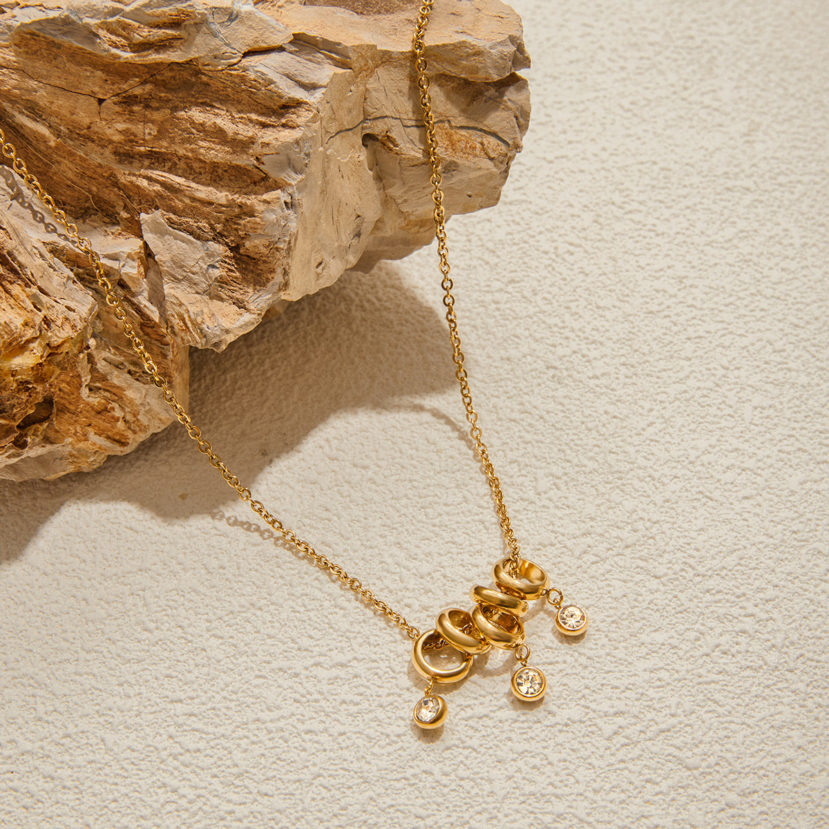SELRA NECKLACE